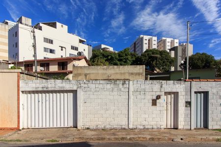 Casa à venda com 90m², 3 quartos e 2 vagasFoto 02