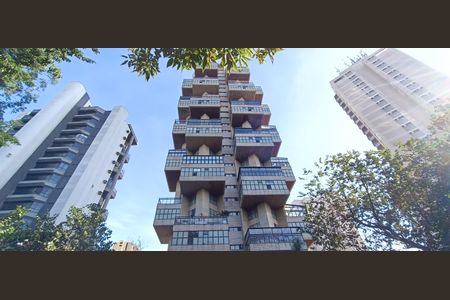 Apartamento à venda com 260m², 3 quartos e 5 vagasFachada