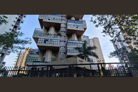 Apartamento à venda com 260m², 3 quartos e 5 vagasFachada