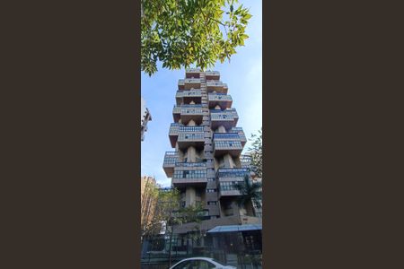 Apartamento à venda com 260m², 3 quartos e 5 vagasFachada