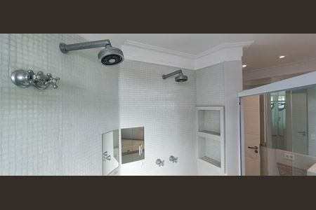 Apartamento à venda com 260m², 3 quartos e 5 vagasBanheiro da Suíte 1