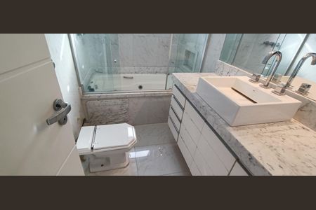 Apartamento à venda com 260m², 3 quartos e 5 vagasBanheiro da Suíte 3