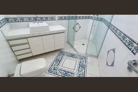 Apartamento à venda com 260m², 3 quartos e 5 vagasBanheiro da Suíte 2