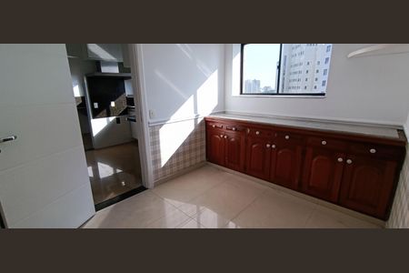Apartamento à venda com 260m², 3 quartos e 5 vagasCopa
