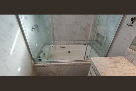 Apartamento à venda com 260m², 3 quartos e 5 vagasBanheiro da Suíte 3