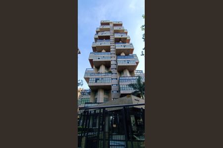 Apartamento à venda com 260m², 3 quartos e 5 vagasFachada