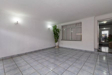 Casa à venda com 142m², 2 quartos e 2 vagas Casa à venda com 142m², 2 quartos e 2 vagasGaragem