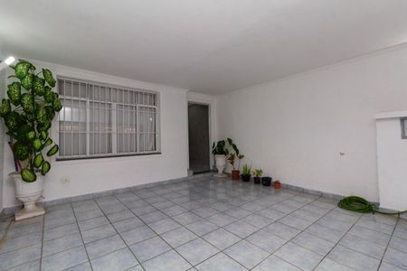 Casa à venda com 142m², 2 quartos e 2 vagas Casa à venda com 142m², 2 quartos e 2 vagasGaragem