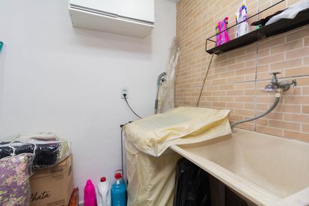 Casa à venda com 142m², 2 quartos e 2 vagas Casa à venda com 142m², 2 quartos e 2 vagasÁrea de Serviço