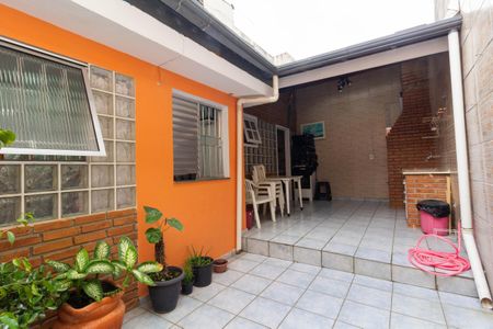 Casa à venda com 142m², 2 quartos e 2 vagas Casa à venda com 142m², 2 quartos e 2 vagasQuintal