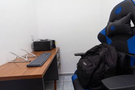 Casa à venda com 142m², 2 quartos e 2 vagas Casa à venda com 142m², 2 quartos e 2 vagasEscritório