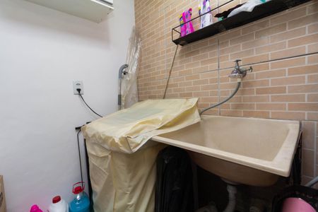 Casa à venda com 142m², 2 quartos e 2 vagas Casa à venda com 142m², 2 quartos e 2 vagasÁrea de Serviço