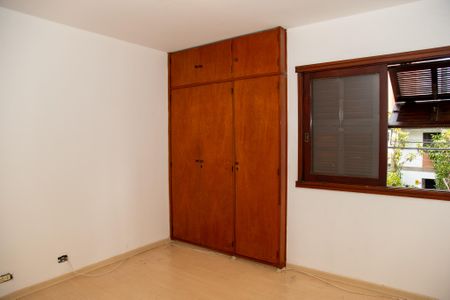 Casa à venda com 130m², 3 quartos e 2 vagas Casa à venda com 130m², 3 quartos e 2 vagasQuarto 1