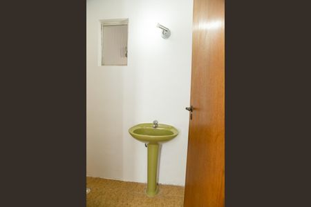 Casa à venda com 130m², 3 quartos e 2 vagas Casa à venda com 130m², 3 quartos e 2 vagasLavabo