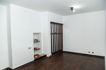 Casa à venda com 130m², 3 quartos e 2 vagas Casa à venda com 130m², 3 quartos e 2 vagasSala