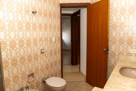 Casa à venda com 130m², 3 quartos e 2 vagas Casa à venda com 130m², 3 quartos e 2 vagasBanheiro