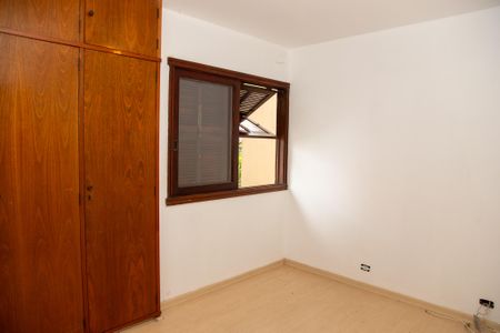 Casa à venda com 130m², 3 quartos e 2 vagas Casa à venda com 130m², 3 quartos e 2 vagasQuarto 2