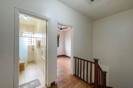 Casa à venda com 280m², 3 quartos e 2 vagasCorredor