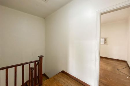 Casa à venda com 280m², 3 quartos e 2 vagasCorredor