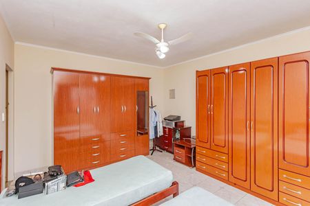 Casa à venda com 290m², 4 quartos e 3 vagasCasa- Quarto