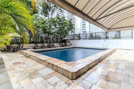 Apartamento à venda com 245m², 4 quartos e 3 vagasPiscina