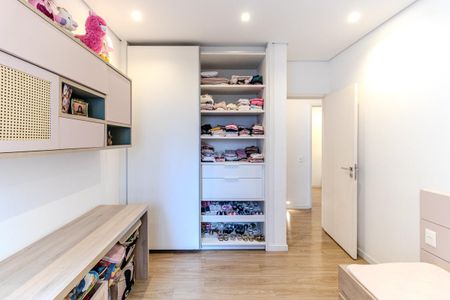 Apartamento à venda com 245m², 4 quartos e 3 vagasSuíte 2