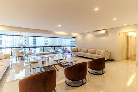 Apartamento à venda com 245m², 4 quartos e 3 vagasSala