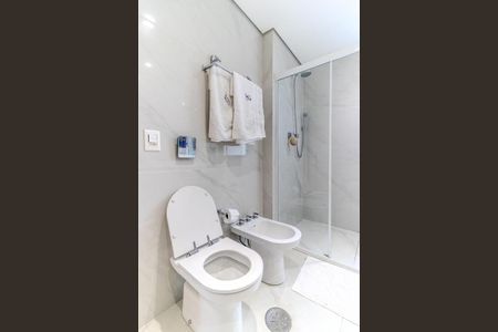 Apartamento à venda com 245m², 4 quartos e 3 vagasBanheiro da Suíte 3