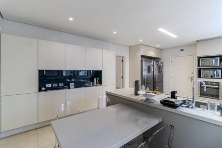 Apartamento à venda com 245m², 4 quartos e 3 vagasCozinha