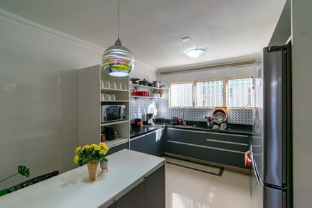 Casa à venda com 177m², 3 quartos e 2 vagasCozinha