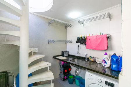 Casa à venda com 177m², 3 quartos e 2 vagasLavanderia