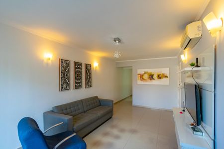 Casa à venda com 177m², 3 quartos e 2 vagasSala