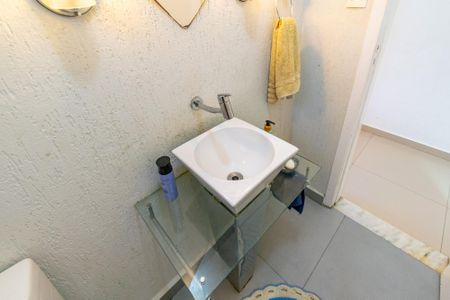 Casa à venda com 177m², 3 quartos e 2 vagasLavabo