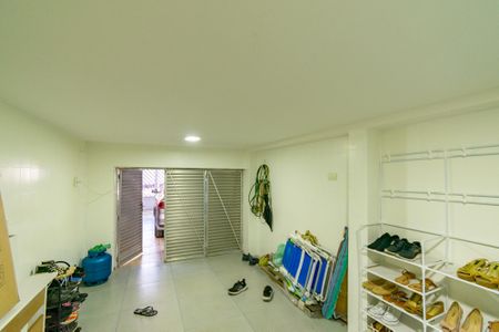 Casa à venda com 177m², 3 quartos e 2 vagasPorão