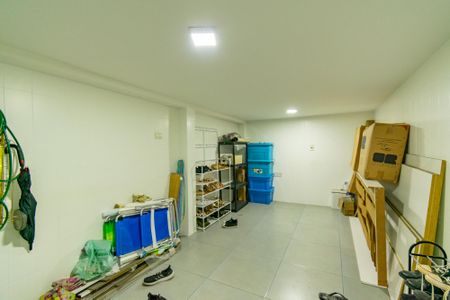 Casa à venda com 177m², 3 quartos e 2 vagasPorão