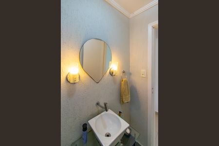 Casa à venda com 177m², 3 quartos e 2 vagasLavabo