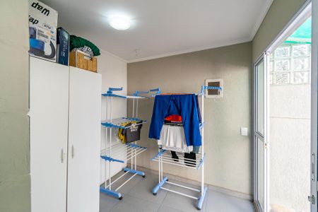 Casa à venda com 177m², 3 quartos e 2 vagasLavanderia