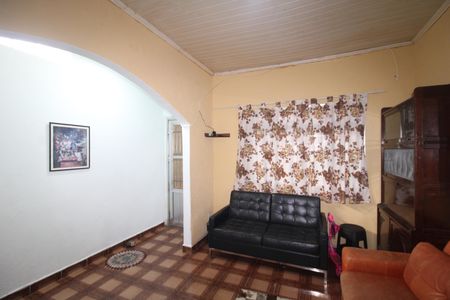 Casa à venda com 172m², 4 quartos e 2 vagasSala