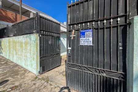 Casa à venda com 400m², 2 quartos e 5 vagasFachada + plaquinha