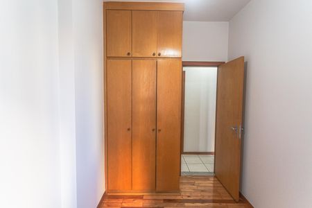 Apartamento à venda com 58m², 2 quartos e 2 vagasArmário do Quarto 1