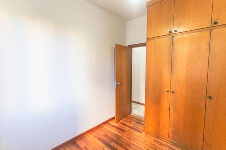 Apartamento à venda com 58m², 2 quartos e 2 vagasQuarto 2