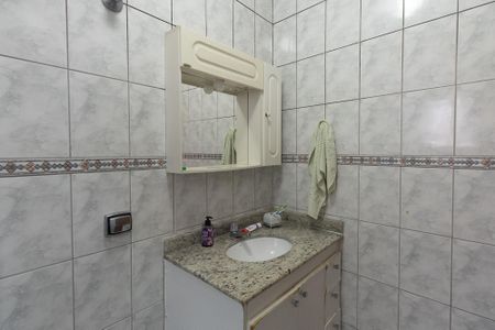 Casa à venda com 172m², 3 quartos e 2 vagas Casa à venda com 172m², 3 quartos e 2 vagasBanheiro / Suite