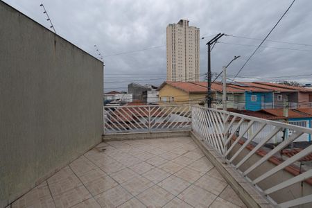 Casa à venda com 172m², 3 quartos e 2 vagas Casa à venda com 172m², 3 quartos e 2 vagasTerraço