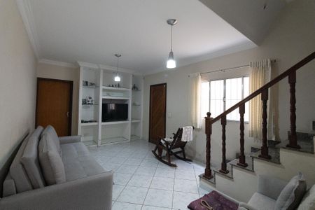 Casa à venda com 172m², 3 quartos e 2 vagas Casa à venda com 172m², 3 quartos e 2 vagasSala