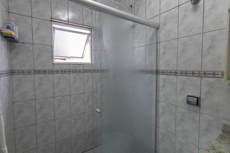 Casa à venda com 172m², 3 quartos e 2 vagas Casa à venda com 172m², 3 quartos e 2 vagasBanheiro / Suite