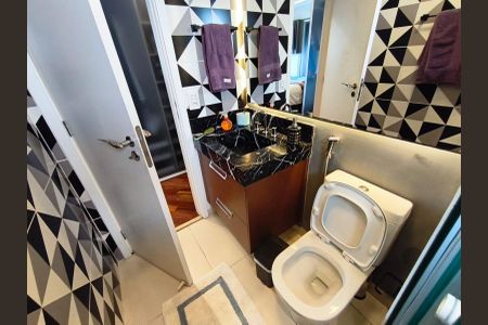 Apartamento à venda com 113m², 2 quartos e 2 vagasBanheiro da Suíte 1