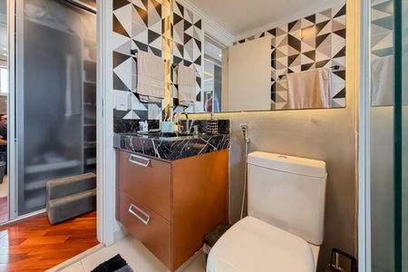 Apartamento à venda com 113m², 2 quartos e 2 vagas Apartamento à venda com 113m², 2 quartos e 2 vagasBanheiro da Suíte 2