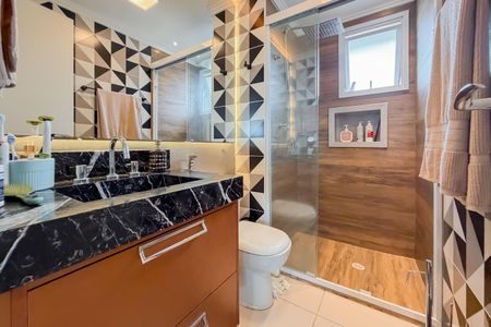 Apartamento à venda com 113m², 2 quartos e 2 vagas Apartamento à venda com 113m², 2 quartos e 2 vagasBanheiro da Suíte 2