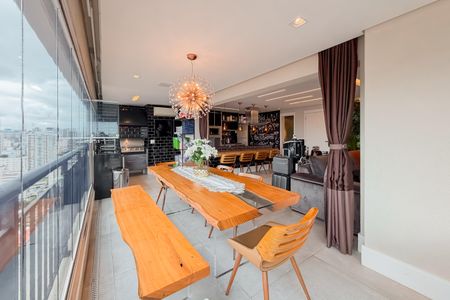 Apartamento à venda com 113m², 2 quartos e 2 vagas Apartamento à venda com 113m², 2 quartos e 2 vagasVaranda Gourmet