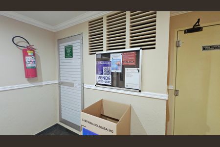 Apartamento para alugar com 100m², 2 quartos e 2 vagas Apartamento para alugar com 100m², 2 quartos e 2 vagasÁrea comum